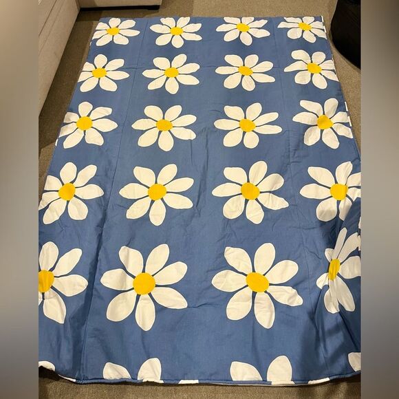 Pottery Barn Daisy Comforter Twin Bedspread - Picture 1 of 6